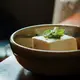 Dengan sumber protein nabati, tahu sangat cocok untuk pola makan vegan. (Fotodok: Pexels/Leongsan Tung)
