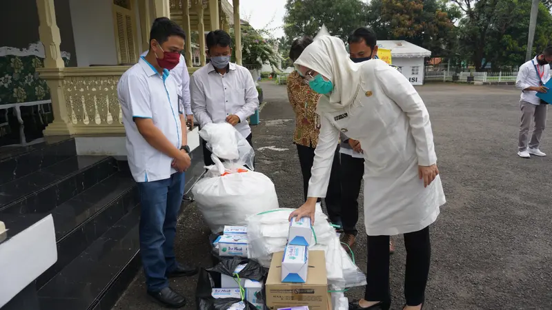 PT Pembangkitan Jawa Bali (PT PJB) menyalurkan bantuan untuk daerah yang terdampak pandemi Virus Corona atau COVID-19
