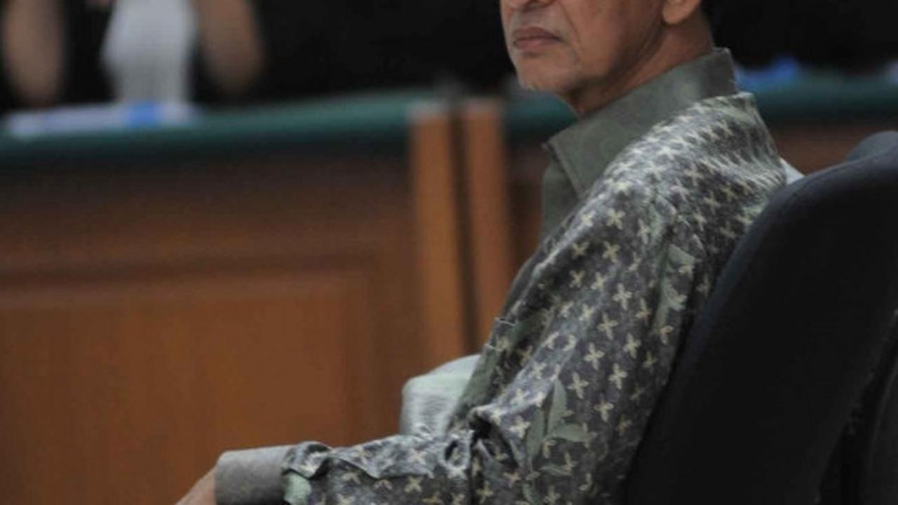 Protes dakwaan bocor, SDA bawa koran di persidangan