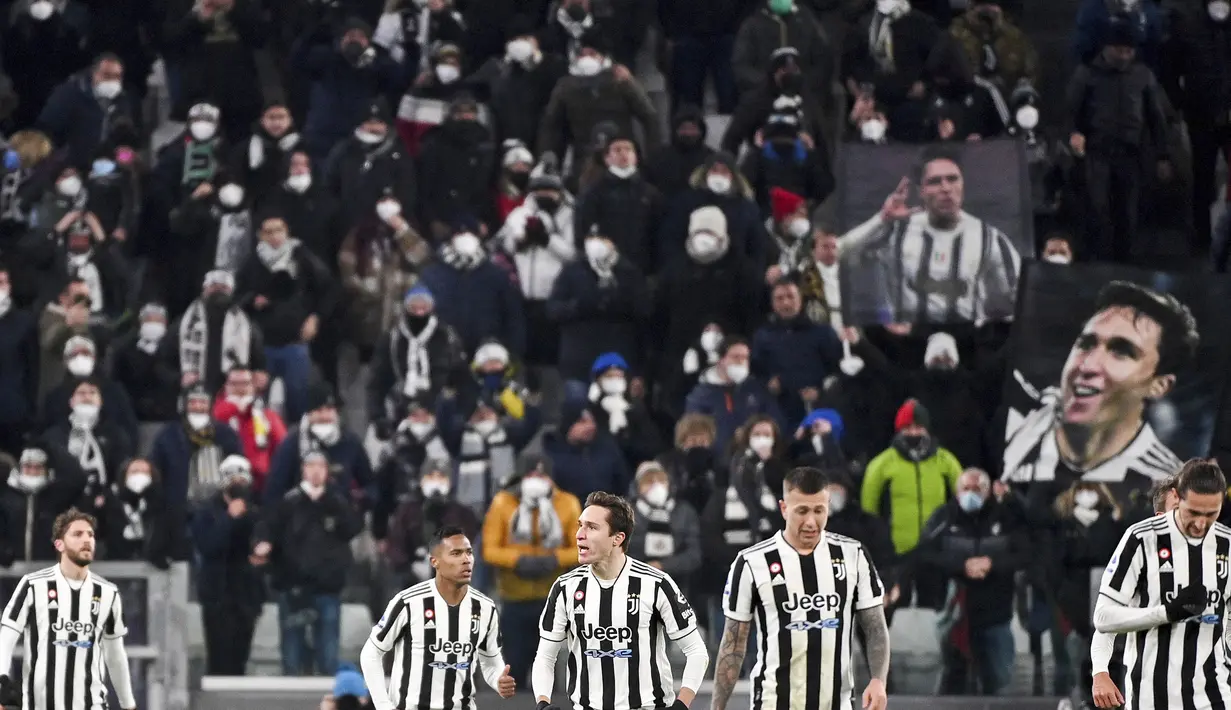Tak mau menanggung malu di hadapan pendukungnya sendiri, Juventus akhirnya mampu mencetak gol penyeimbang melalui aksi Federico Chiesa pada menit 54. (Fabio Ferrari/LaPresse via AP)