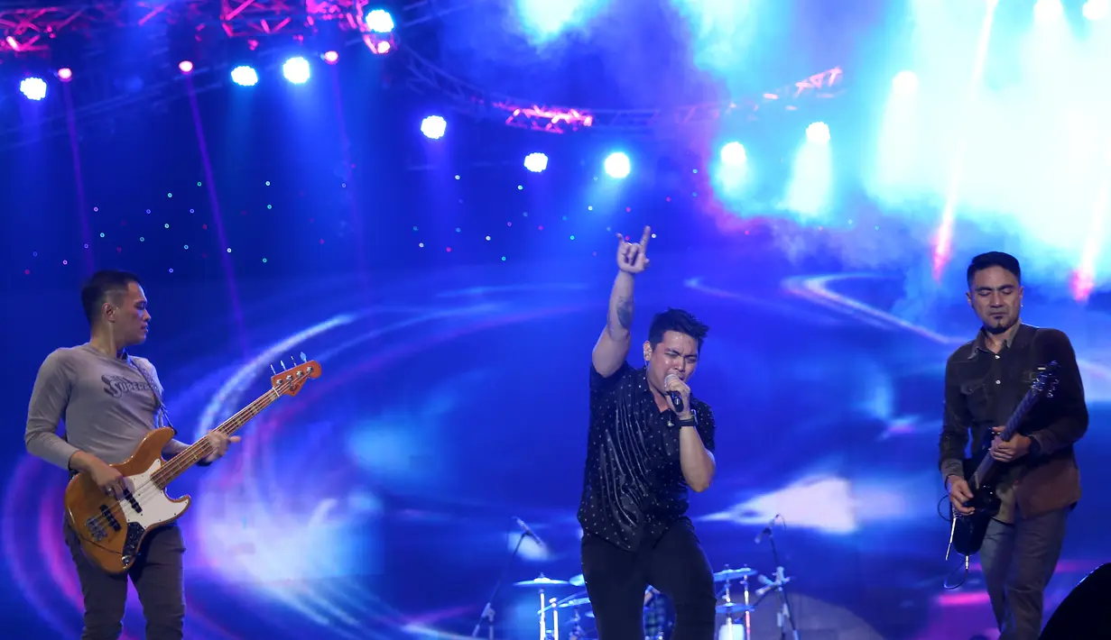 Ada Band saat tampil di Jakarta Fair Sabtu (30/5) malam. (Foto:Galih W. Satria/Bintang.com)