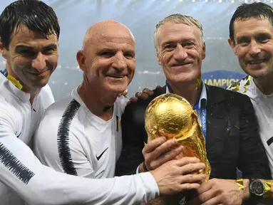 Didier Deschamps sukses membawa Timnas Prancis menjadi juara di Piala Dunia 2018. Deschamps akhirnya kembali membawa Les Blues tampil di final Piala Dunia 2022 usai menumbangkan Maroko. (AFP/Franck Fife)