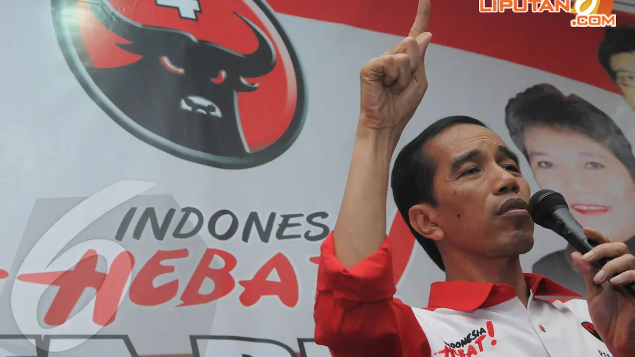 [FOTO] Temui Ratusan Simpatisan, Jokowi Curhat
