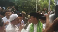 Gubernur DKI Jakarta Anies Baswedan di Masjid Al Mansur, Jakarta Barat, Minggu (22/10/2017). (Liputan6.com/Delvira Chaerani Hutabarat)