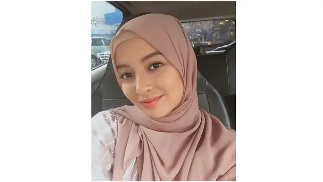 Keputusannya untuk berhijrah mendapat banyak dukungan dari warganet.