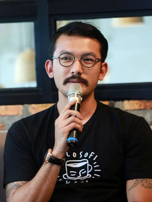 "Kita mau ekspansi, mau buka kedai lagi di beberapa daerah. Rencananya yang sudah gol itu di Jakarta, Bintaro dan juga di Bali. Ada lagi di kota yang lain, tapi belum fix jadi ntar saja dikasih tahunya," kata Rio Dewanto. (Wimbarsana/Bintang.com)