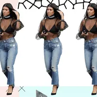  Kourtney Kardashians tampil seksi dengan sheer turtleneck. (image: cosmopolitan.com)