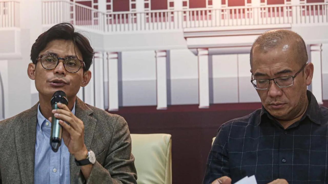 Namun, khusus untuk hari terakhir pendaftaran, KPU membuka waktu pendaftaran mulai dari pukul 08.00 WIB sampai dengan 23.59 WIB pada 25 Oktober 2023.