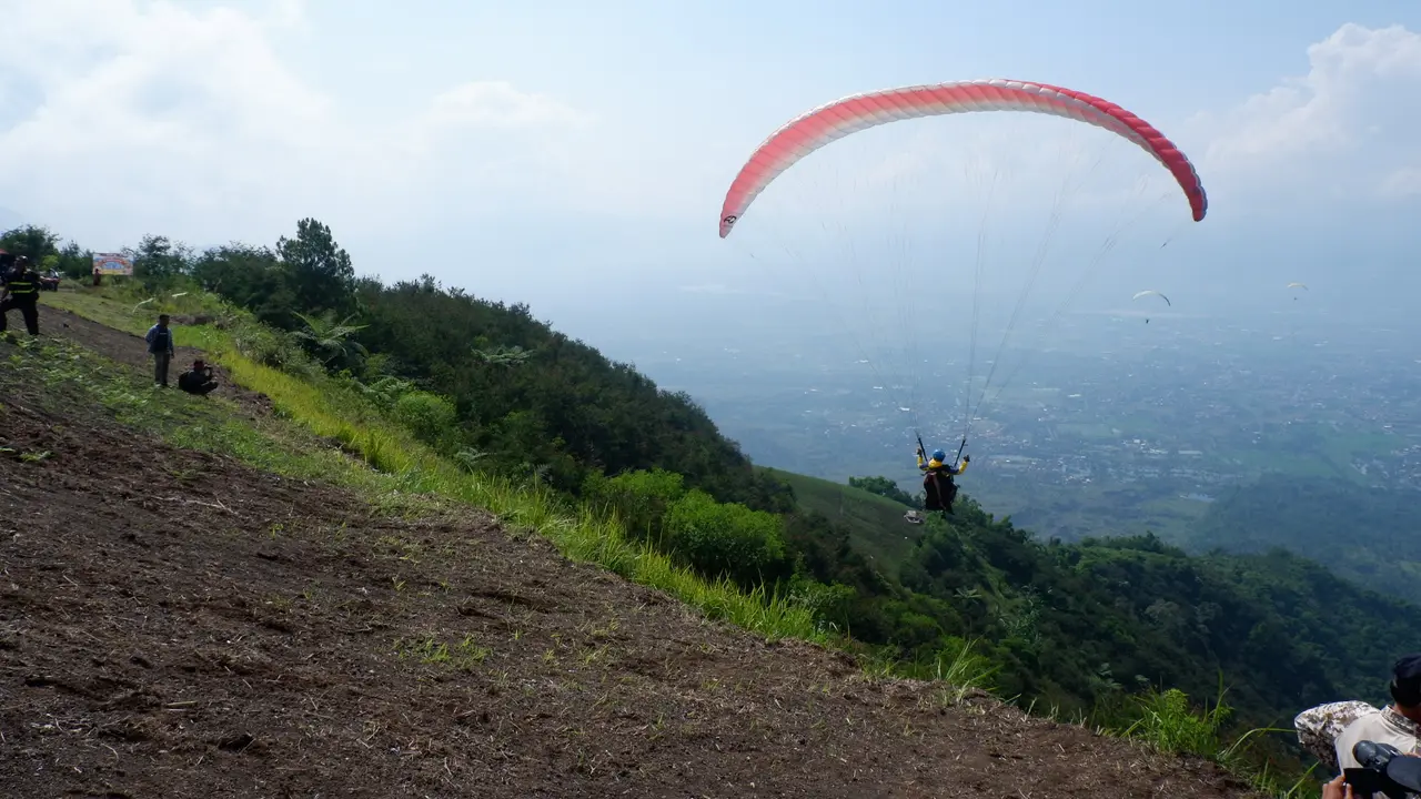 Atlet Paralayang Tewas saat Latihan di Gunung Banyak Kota Batu