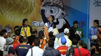 Foto Pegulat Wanita Kalsel Pamer Bonus di Atas Podium