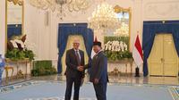 Presiden RI Prabowo Subianto menerima kunjungan tokoh filantropi dunia sekaligus pendiri Gates Foundation, Bill Gates, di Istana Merdeka, Jakarta, Rabu (7/5/2025). (Lizsa Egeham).