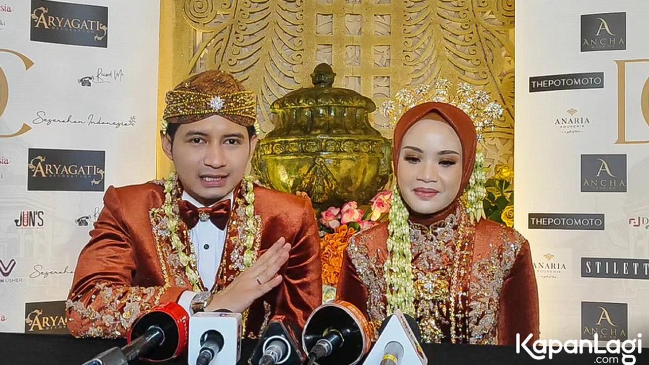 Tidak hanya memilih tanggal pernikahan yang istimewa, tetapi mas kawin yang diberikan kepada istri tercintanya juga sangat unik.