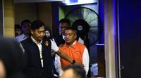 Otoritas Jasa Keuangan (OJK) bersama Kepolisian Negara RI, serta sejumlah kementerian dan lembaga terkait berhasil memulangkan dan menahan Adrian Asharyanto Gunadi, mantan Direktur PT Investree Radhika Jaya. (Dok OJK)