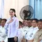 Prabowo sempat kaget ketika Gubernur Maluku Utara Sherly Tjoanda mendapat tepuk tangan meriah dari tamu undangan yang terdiri dari pekerja dan masyarakat setempat. (Foto: Tangkapan Layar YouTube Sekretariat Presiden)