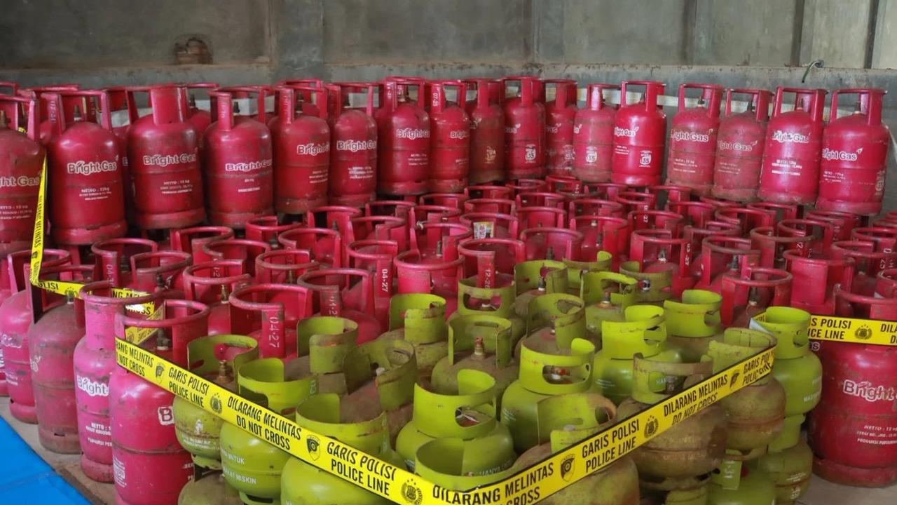 FOTO: Bareskrim Ungkap Penyalahgunaan LPG Subsidi, Dua Orang Jadi Tersangka