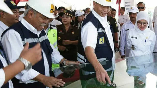 Gubernur Banten Bersama Menteri PUPR Basuki Hadimulyono dan Bupati Lebak Oktavia Jayabaya