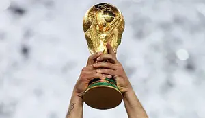 Ilustrasi trofi piala dunia (AFP)