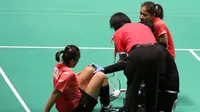 Pebulu tangkis Indonesia Rosyita Eka Putri Sari mengalami cedera lutut di SEA Games 2017. (badmintonindonesia.org)