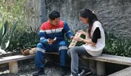 Menyemai Harapan dari Limbah Kelapa Lewat Karya Kreatif Komunitas Disabilitas
