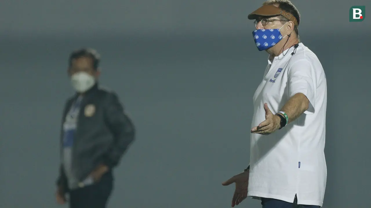 Pelatih Persib Bandung, Robert Alberts.