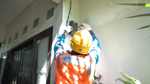 Lewat program promo “Nyalakan Kemerdekaan”, pelanggan PLN akan mendapatkan diskon biaya untuk penambahan daya. (Dok PLN)