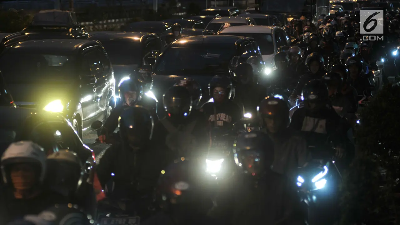 Pemudik Motor Mulai Masuki Jalur Kalimalang