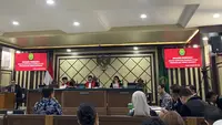 Direktur Utama (Dirut) PT Aplikasi Karya Anak Bangsa (PT AKAB)/PT GoTo periode 2015-2023 Andre Sulistyo membantah mantan Menteri Pendidikan, Kebudayaan, Riset, dan Teknologi (Mendikbudristek) Nadiem Makarim tercatat sebagai pemilik manfaat sesungguhnya atau beneficial owner PT AKAB dan PT GoTo. (Liputan6.com/Devira Prastiwi)