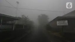 Suasana di Pos Pantau Merapi Induk Balerante, Kemalang, Klaten, Jawa Tengah, Jumat (20/11/2020). Kepala BPPTKG Hanik Humaida menyebut perjalanan magma Gunung Merapi ke puncak makin dekati permukaan. (Liputan6.com/Johan Tallo)