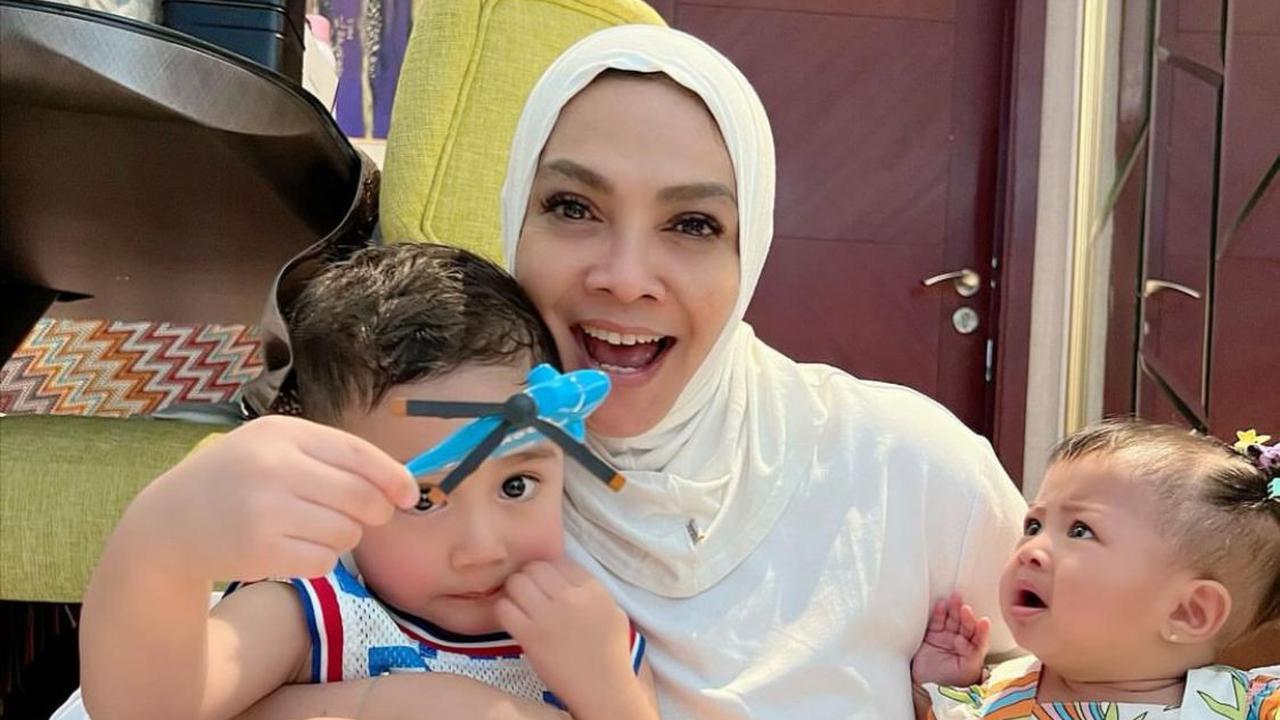 Momen Hangat Anak Selebriti dan Kakek-Nenek Mereka yang Menginspirasi