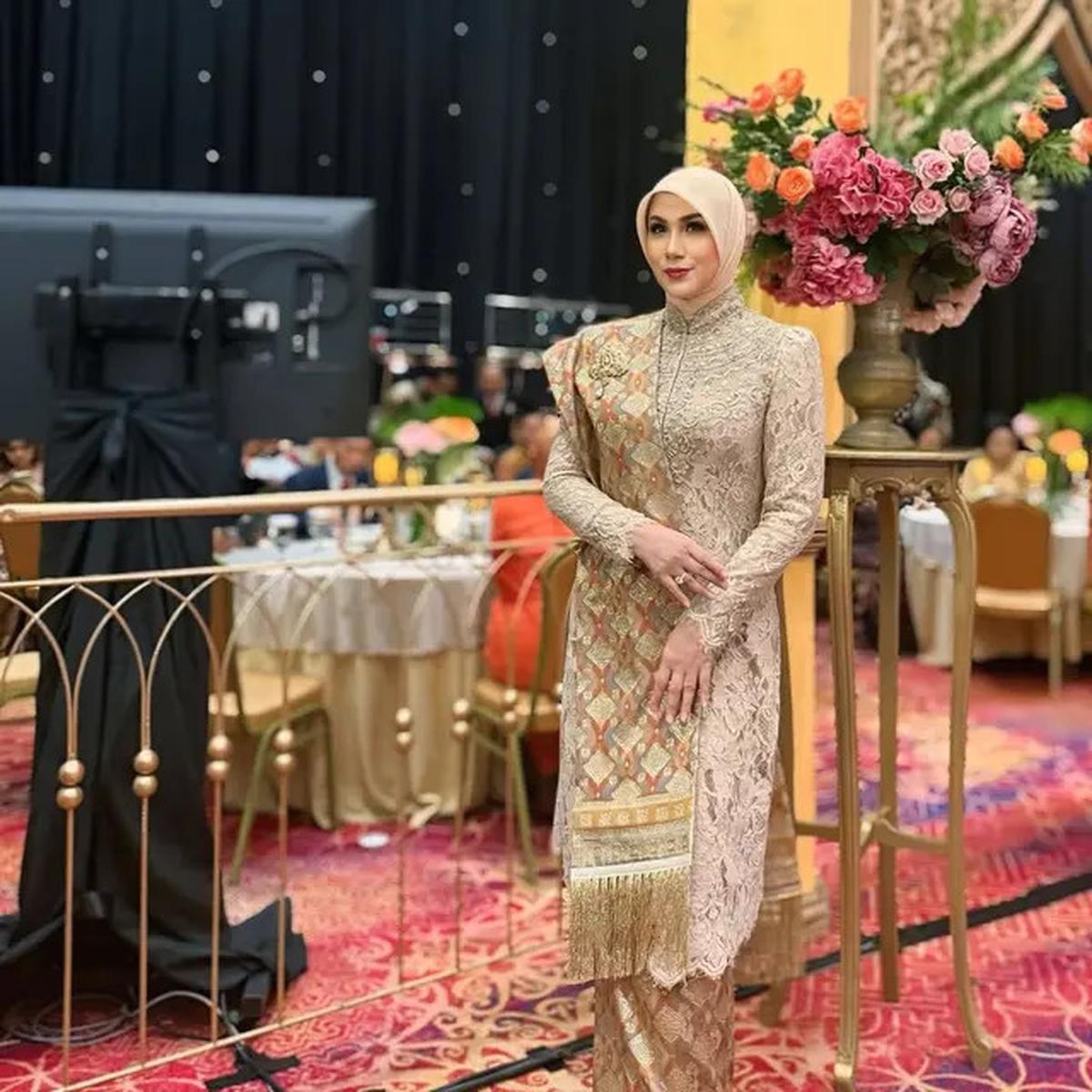 8 Potret Artis Hadir di Pernikahan Anak Bella Saphira, Jadi Ajang Reuni Artis Lawas 90-an
