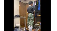 Viral Video Pria Indonesia di Jepang Tetap Khusyuk Salat saat Gempa, Tuai Pujian