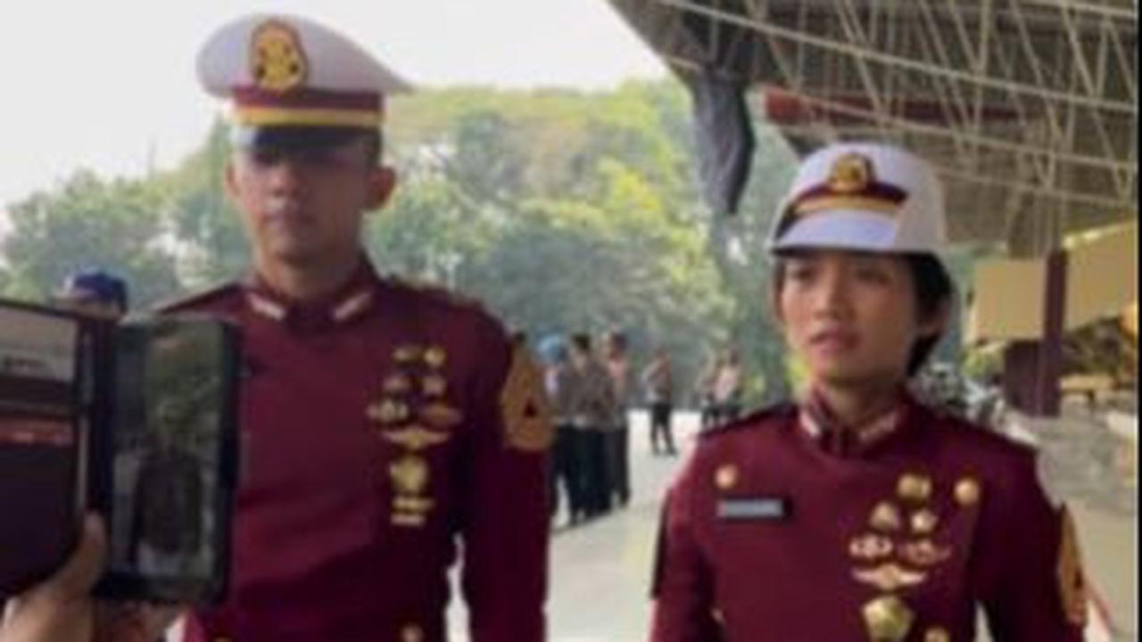 Sosok keduanya pun tak luput dari pantauan warganet via kolom komentar unggahan.