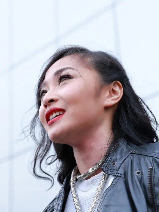 'Kriterianya sih harus seiman, yang pasti klik sama aku dan keluarga aku,' tambah Rinni Wulandari. (Galih W. Satria/Bintang.com)