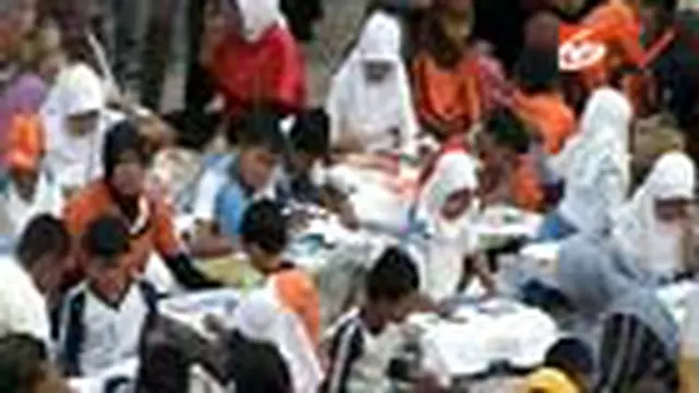 Rekor MURI untuk Melukis di Kaos