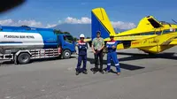 PT Pertamina (Persero) mengirimkan pasokan solar ke Palu, Sulawesi Tengah dengan menggunakan Pesawat Air Tractor dari Bandara Juwata Tarakan, Kalimantan Utara