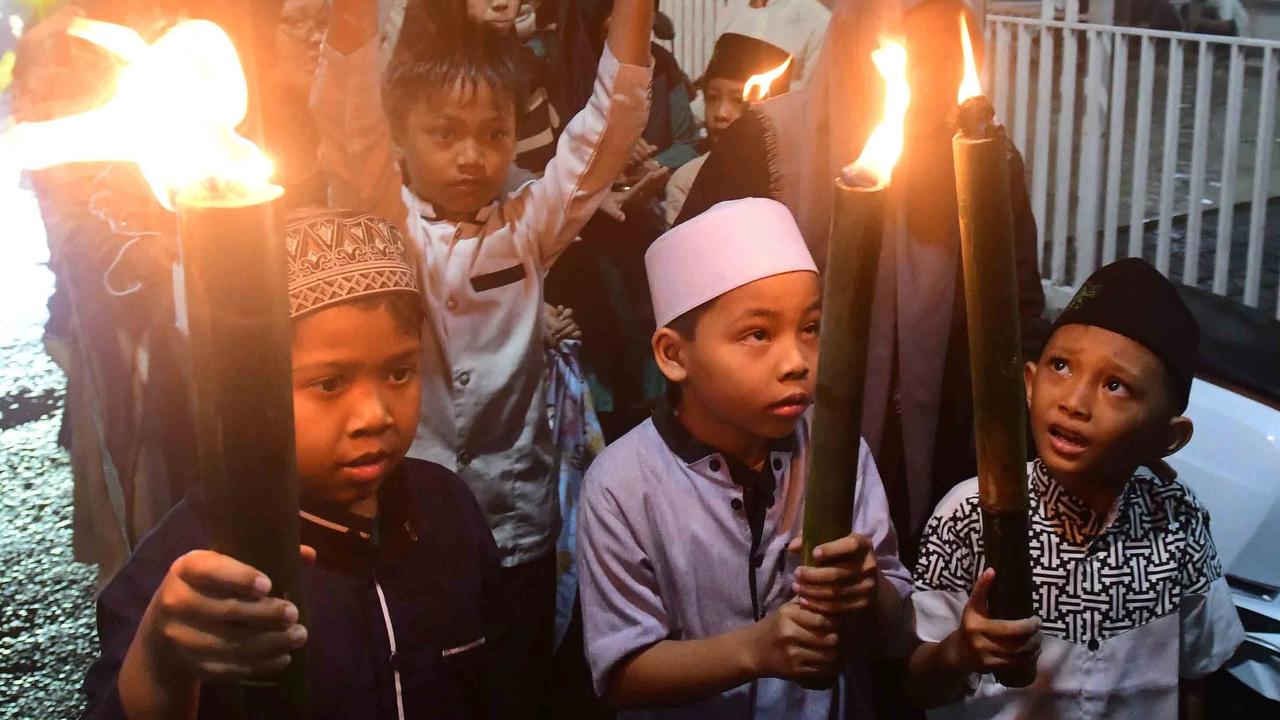 FOTO: Antusias Anak Anak Ramaikan Pawai Obor Ramadhan