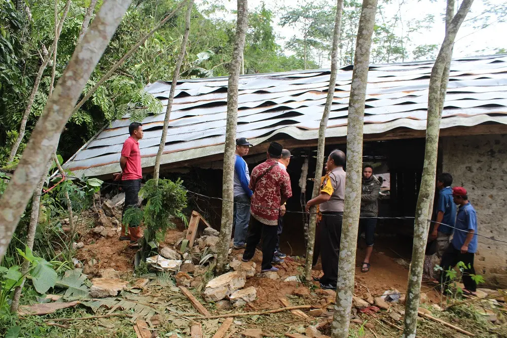 Rumah korban longsor Purbalingga (Liputan6.com / Galoeh Widura)