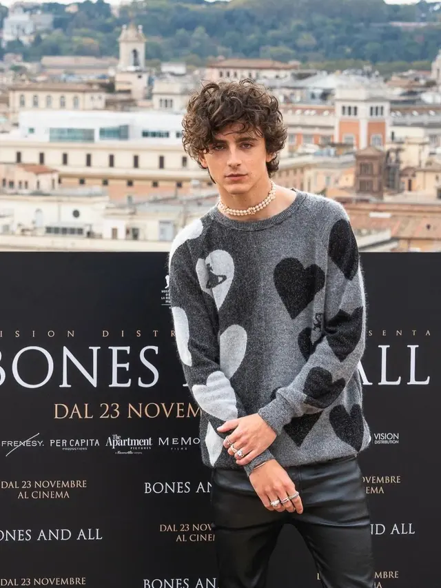 10 Pesona Bad Boy Timothee Chalamet yang Sukses Pikat Kylie Jenner