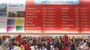 Pengunjung memadati Garuda Travel Fair 2015 di JCC, Senayan, Jakarta, Jumat (25/9/2015). Pameran tersebut diharapkan dapat meningkatkan minat masyarakat Indonesia untuk berwisata di dalam dan luar negeri.  (Liputan6.com/Angga Yuniar)