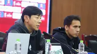 Pelatih Timnas Indonesia, Shin Tae-yong dan winger andalannya, Egy Maulana Vikri hadir dalam sesi konferensi pers jelang laga melawan Vietnam di Kualifikasi Piala Dunia 2026 di Hanoi, Senin (25/3/2024) siang.