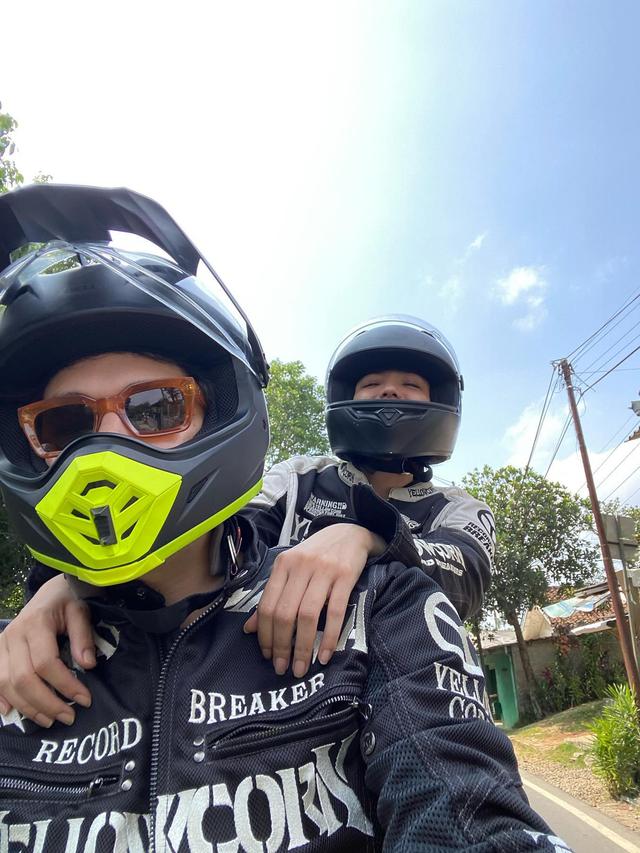 10 Potret Kebersamaan Kevin Julio dan Imelda Therinne yang Kini Go Publik