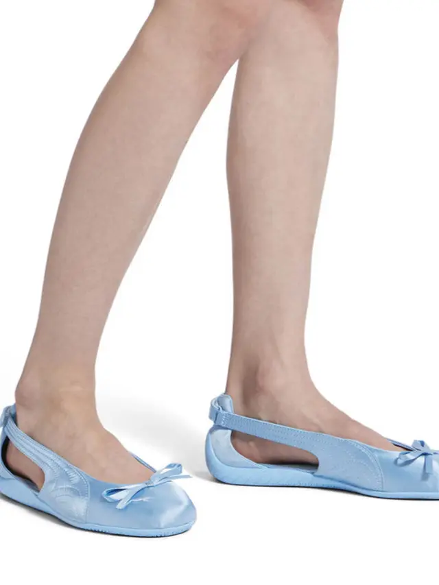 Kolaborasi Puma Balenciaga ciptakan sneakerina. Dok. Balenciaga