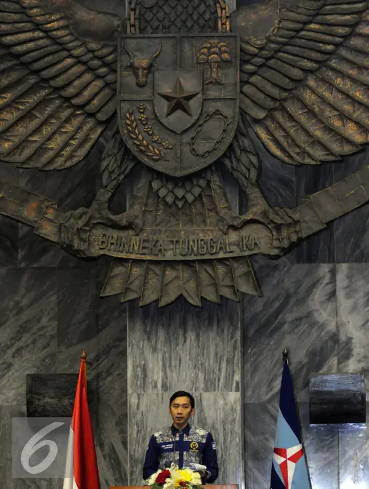 Ketua Fraksi Partai Demokrat, Edhie Baskoro Yudhoyono memberikan sambutan pada puncak perayaan HUT Partai Demokrat ke-14 di Gedung Parlemen Senayan, Jakarta, Rabu (9/9/2015). SBY hadir dalam perayaan puncak HUT ke-14 PD. (Liputan6.com/Helmi Fithriansyah)