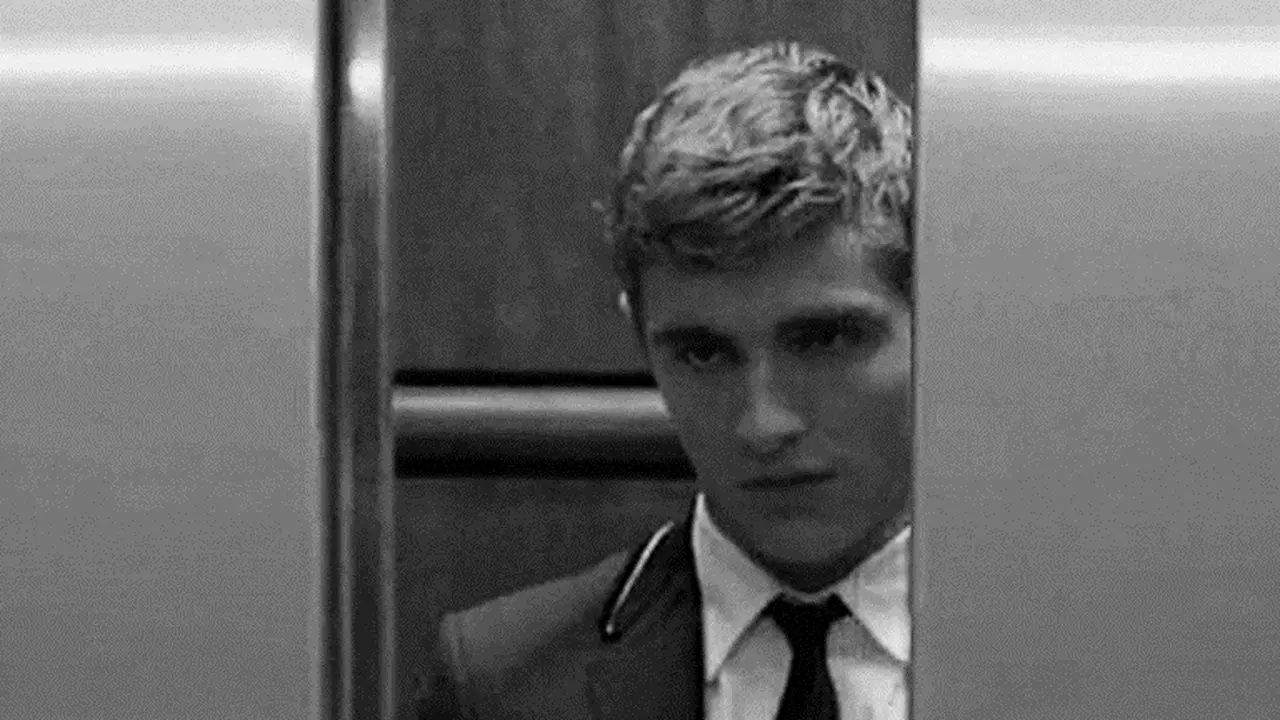 7 Moment yang Jadi Bukti Kalau Kamu Butuh Elevator