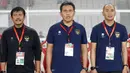 <p>Pelatih timnas Indonesia U-22,&nbsp;Indra Sjafrie (kiri), didampingi asisten pelatih, Bima Sakti (tengah) dan Kurniawan Dwi Yulianto dalam pertandingan uji coba timnas Indonesia U-22 melawan Lebanon yang berlangsung di Stadion Utama Gelora Bung Karno (SUGBK), Jakarta, Jumat (14/4/2023). (Bola.com/Abdul Aziz)</p>