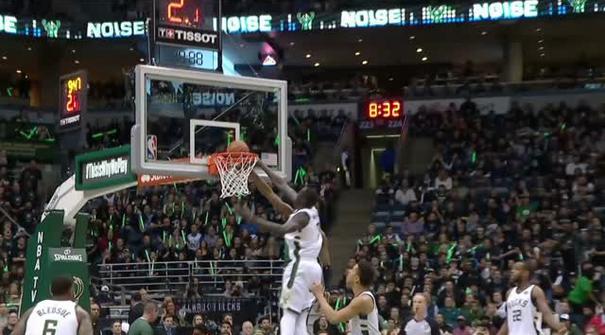 Berita video game recap NBA 2017-2018 antara Milwaukee Bucks melawan Boston Celtics dengan skor 97-86.