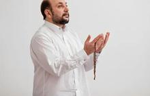 Membaca Doa Qunut saat Salat Witir di Pertengahan Ramadan, Apa Hukumnya?