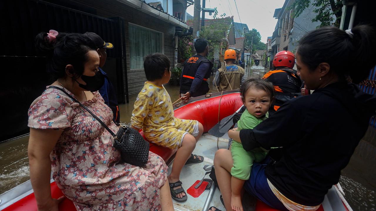 Banjir rendam Perumahan Taman Mangu Indah di Tangerang Selatan
