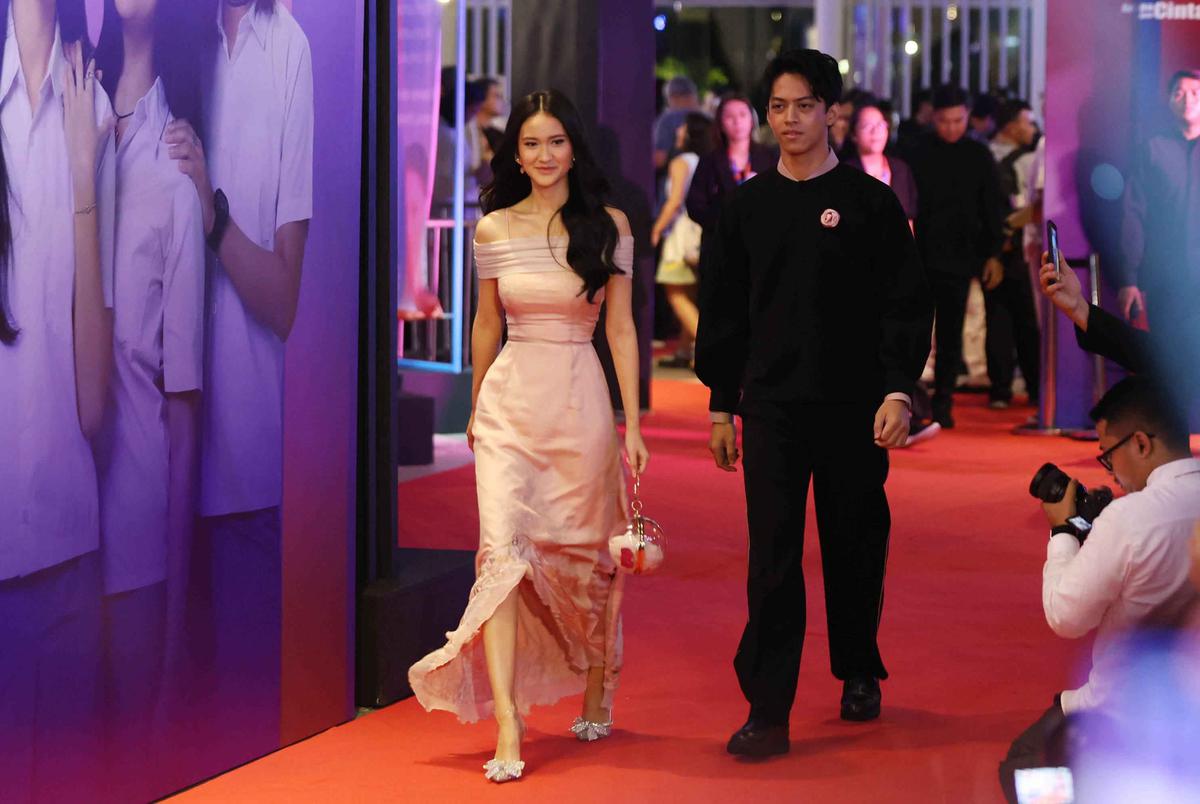 FOTO: Rangga & Cinta, Kisah Ikonik Generasi 2000-an Kembali Hidup di Layar Lebar