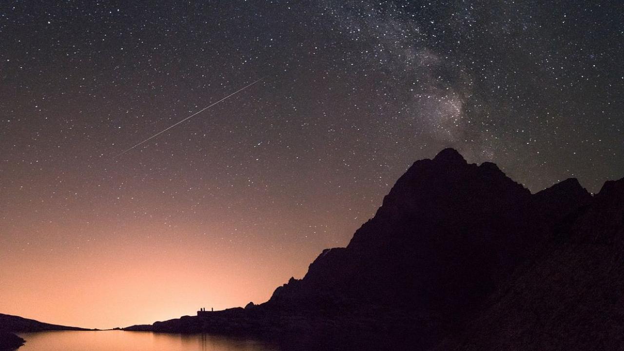 Seberapa Cepat Meteor Melintas di Angkasa